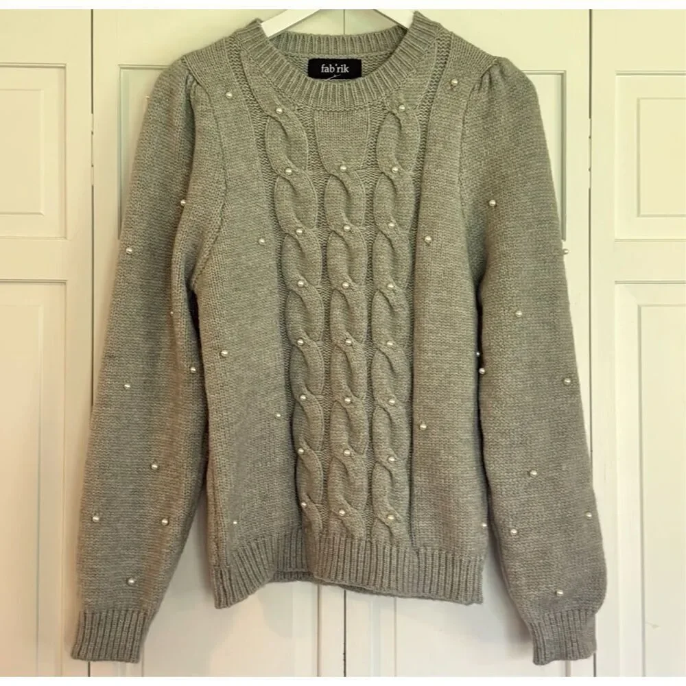 Fab’Rik NWT Lois grey cableknit pearl knit sweater small